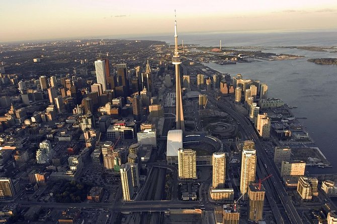 Toronto: Private Walking Tour with a Local - Why a private walk can make Toronto easier