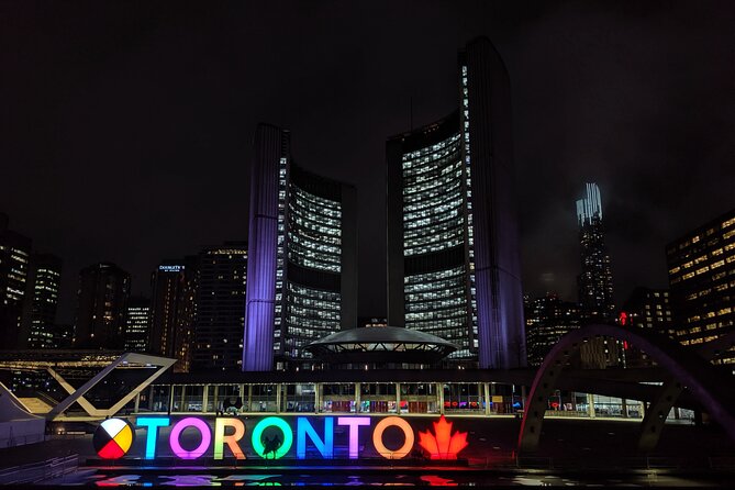 Toronto: Private Walking Tour with a Local - From Graffiti Alley to Chinatown