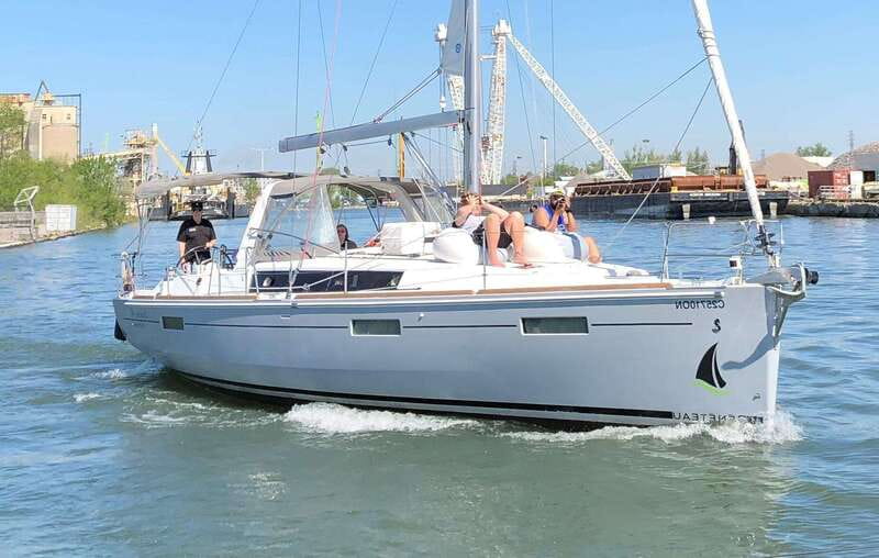 Toronto: Sailing Yacht Cruise of Toronto Harbor and Islands - Learning the basics or simply letting the crew sail