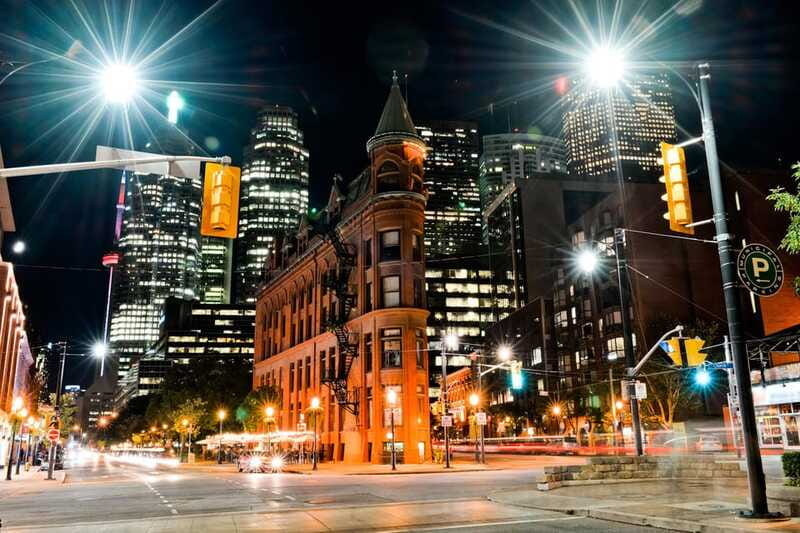 Toronto: Small Group Night Tour with Harbour Boat Cruise - Who will enjoy this Toronto night tour