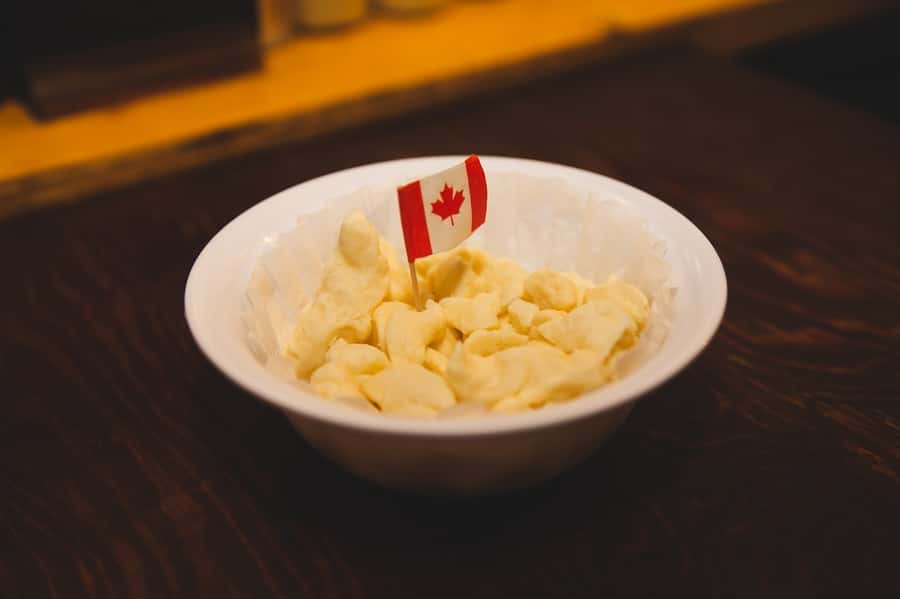 Toronto: St Lawrence Market Food Tour with 6 Tastings - St. Lawrence Market and Toronto’s signature sandwich