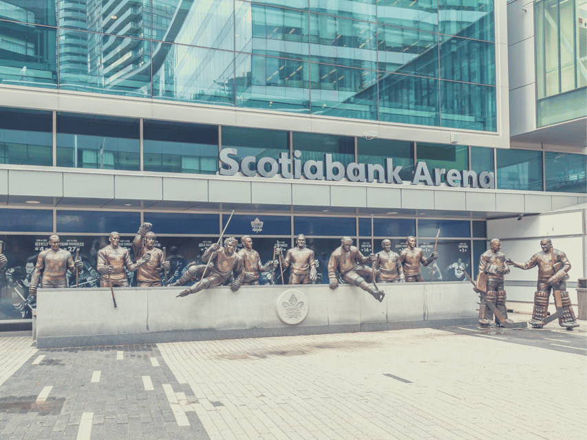Toronto: Toronto Maple Leafs Game Ticket at Scotiabank Arena - Food, bags, and other practical choices