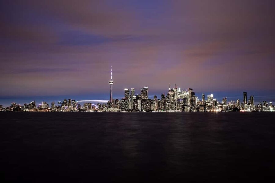Toronto: True Tales of Toronto Harbour Audio Boat Tour - Warren Hoselton’s true tales of Toronto Harbour