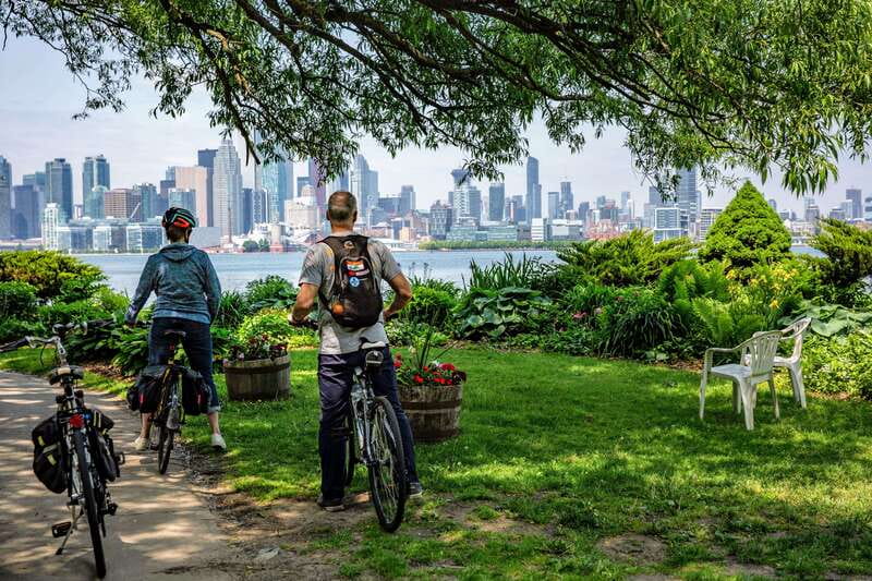 Toronto Waterfront and Islands Guided Bicycle Tour - Seeing downtown without fighting traffic