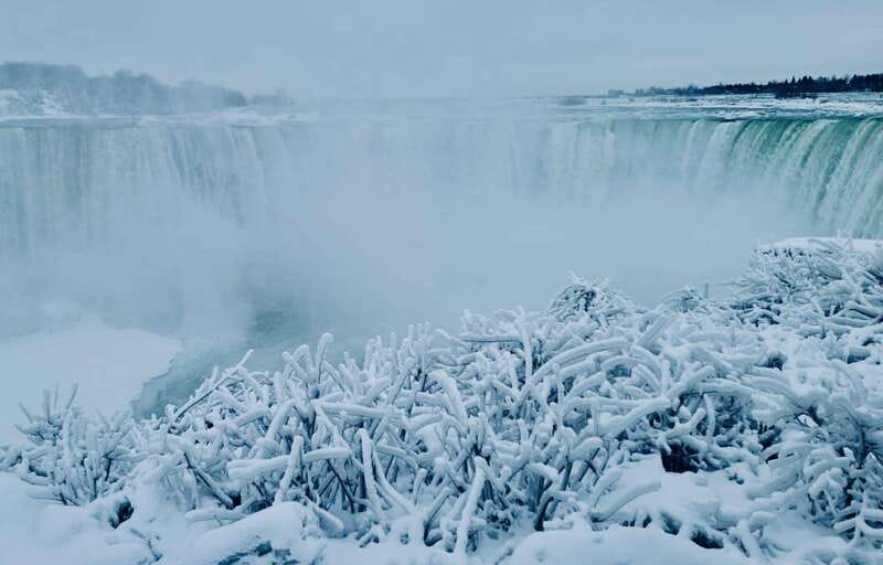 Toronto: Winter Niagara Falls Tour with Attractions Package - Maple Leaf Place and three syrup tastings
