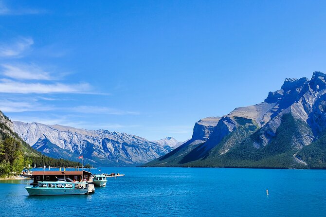 Transfer to Canmore & Banff: Yamnuska Wolfdog Sanctuary Tour - Key points to know before booking