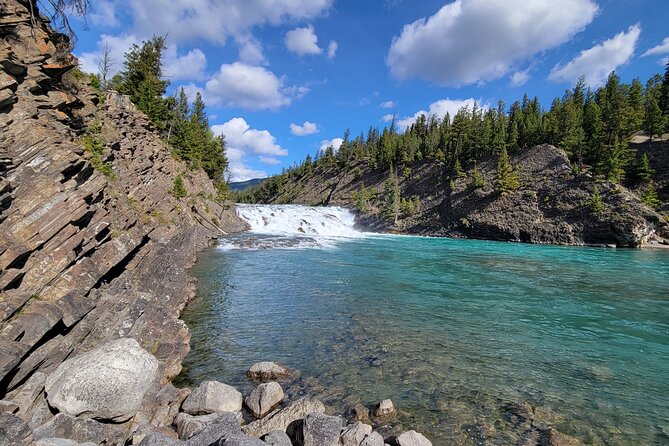 Transfer to Canmore & Banff: Yamnuska Wolfdog Sanctuary Tour - Canmore or Banff as your final stop