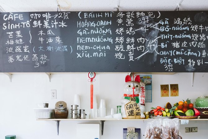 Under the Surface of Montreal's Chinatown: Guided Food Walking Tour - Szechuan, Dongbei, and Hunan Flavors in One Route