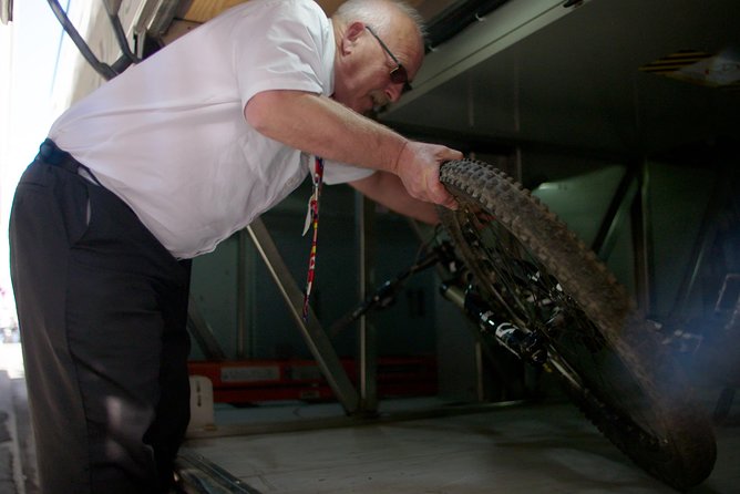 Vancouver Airport to-or-from Whistler by Express (One-Way) - Luggage, skis, snowboards, and the bicycle problem