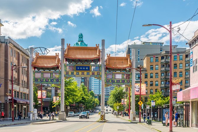 Vancouver City Sightseeing Tour: Granville Island & Stanley Park - What the Guide Adds to the Ride