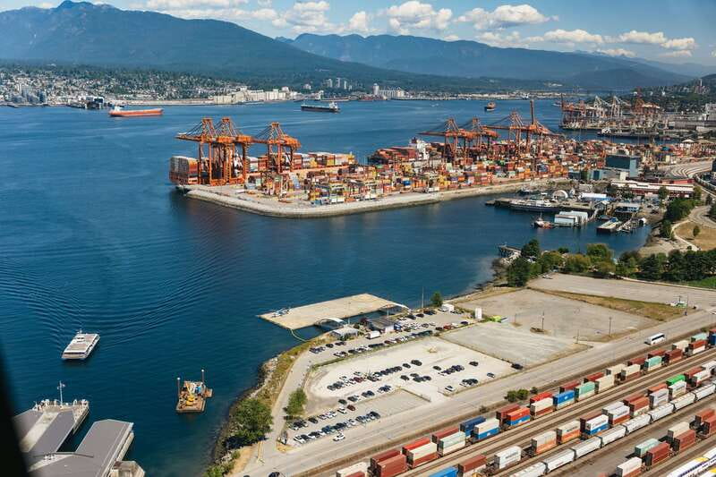 Vancouver: Entry Ticket for the Vancouver Lookout - Information panels and the audio tour