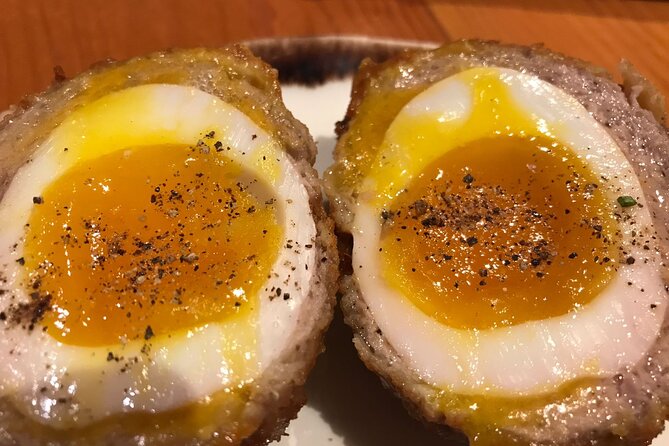 Vancouver Food Tour with 6 Tastings of Sushi, Chocolate, and more - Six tastings, from pork to sushi