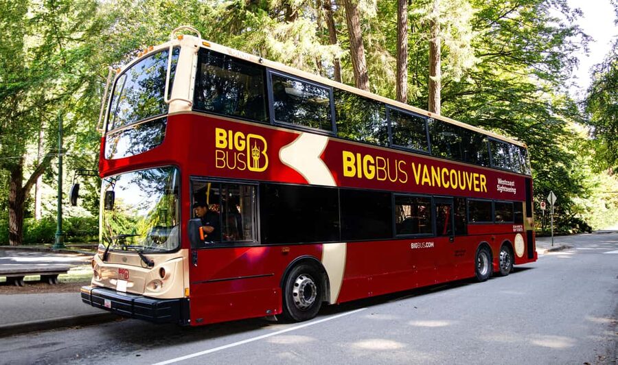 Vancouver: Hop-on Hop-off Sightseeing Tour with 10 Stops - Start at Canada Place for the clearest first look