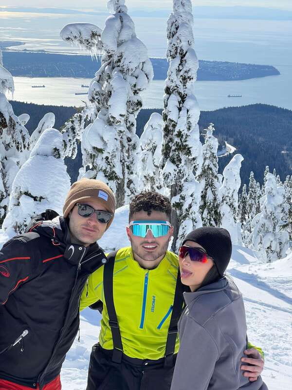 Vancouver: North Shore Mountains Snowshoeing with Transfer - What the 4.5-hour outing feels like