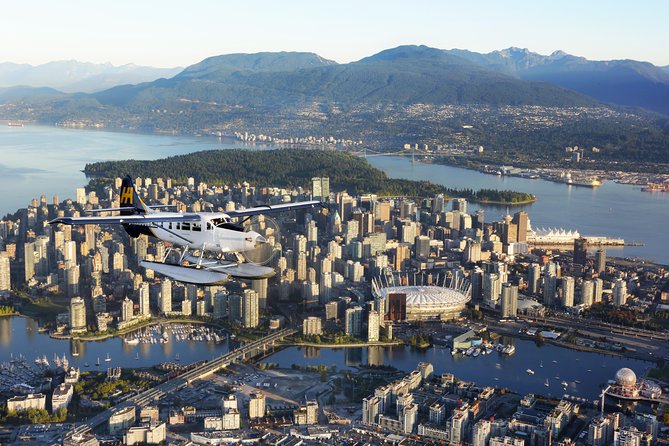 Vancouver Panorama Scenic Seaplane Tour - The Return Over BC Place and Science World