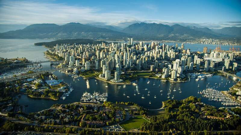 Vancouver: Waterfront Sightseeing Tour - City and Harbour - English Bay and the return to the skyline