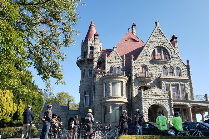 Victoria City Highlights Pedal or E-Bike Tour - Hoods & Legends - Government House and the elegant Rockland ride