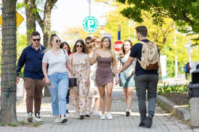 Walking Food Tour in Niagara Falls