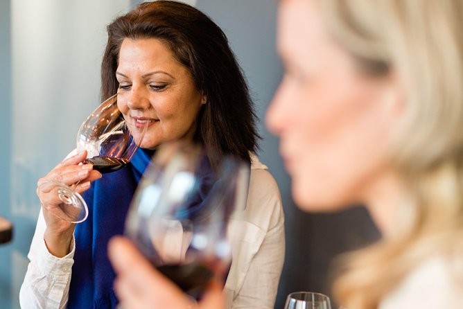 West Kelowna Wine Tour - Classic - 4 Wineries - Why West Kelowna works so well for a wine day