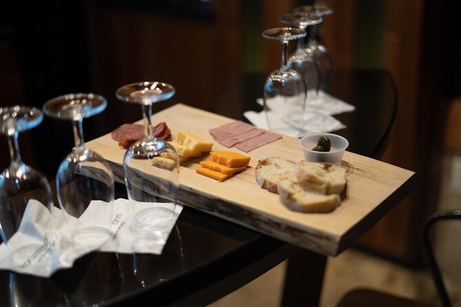 Wine Tour with Lunch in Niagara-on-the-Lake - Key points to know before you book