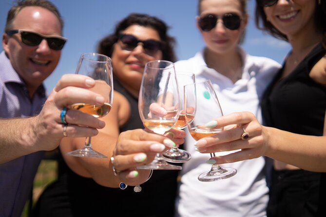Wine Tour with Lunch in Niagara-on-the-Lake - Four wineries without the driving duty