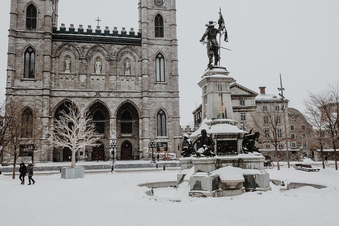 Winter Express: Old Montreal Highlights Walking Tour - The group size and walking pace